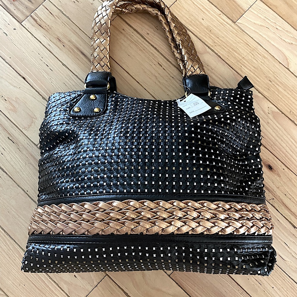 Medium Shoulder Bag With Zipper